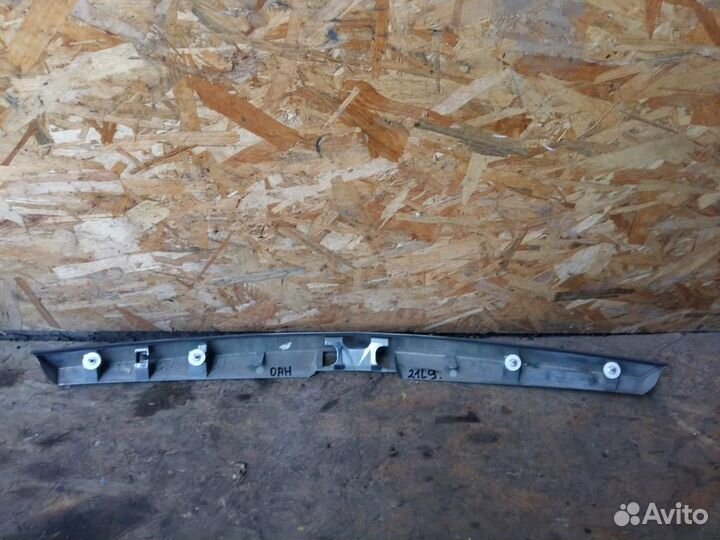 Накладка двери багажника Opel Astra H 2004-2014