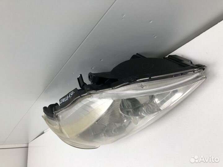 Фара правая Toyota Corolla 10 (E140\ E150)