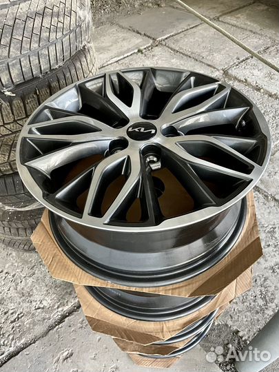 Диски R-17 KIA K5
