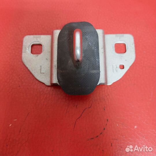 Мерседес петля замка крышки багажника