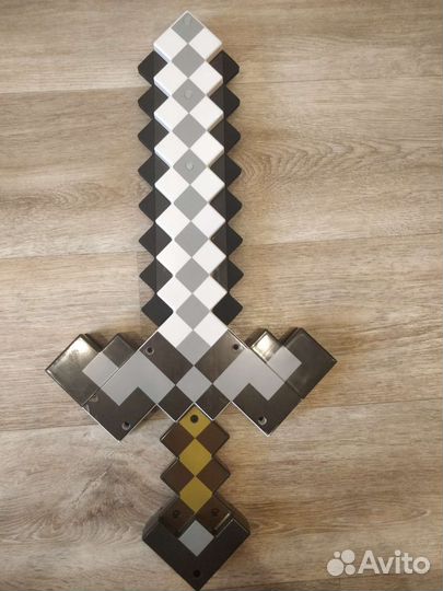 Меч и кирка Minecraft