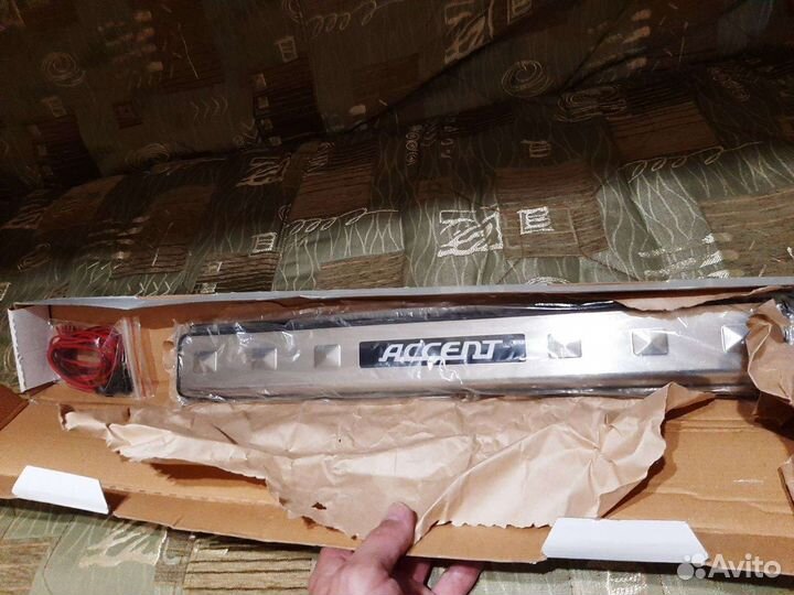 Накладки на пороги hyundai accent