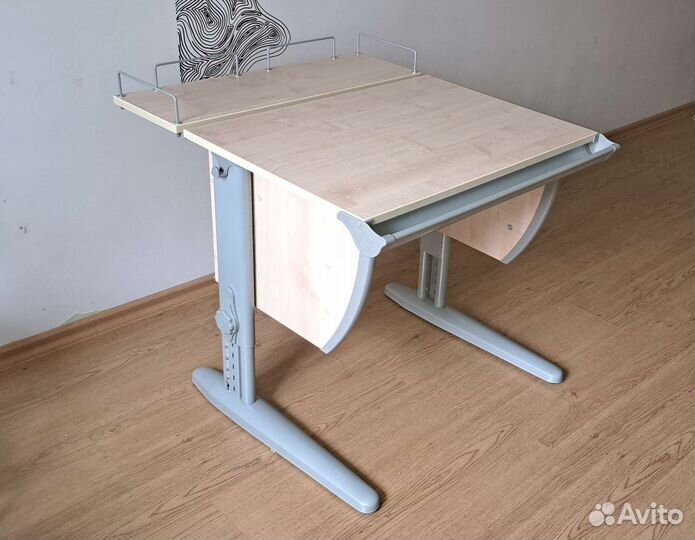 Детский стол парта