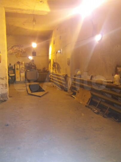 Продам помещение свободного назначения, 1674.8 м²