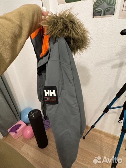 Пуховик мужской helly hansen