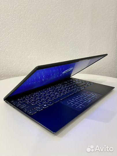 Asus zenbook 14 um425i