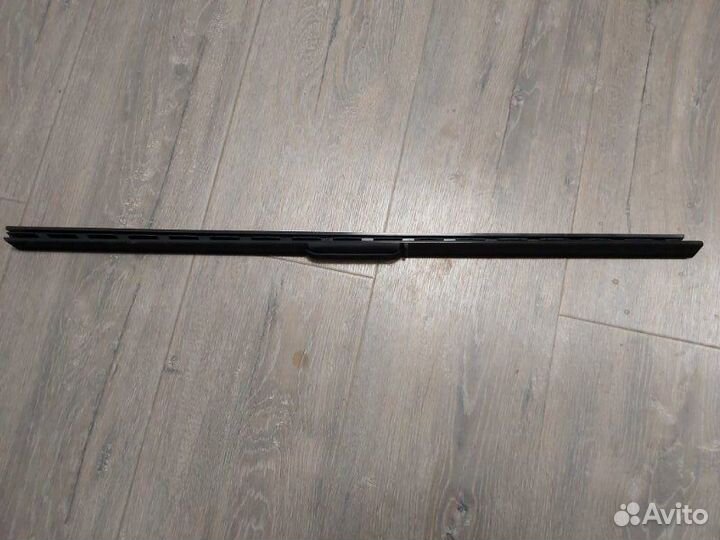 Уплотнитель стекла двери Mercedes S 500 4Matic