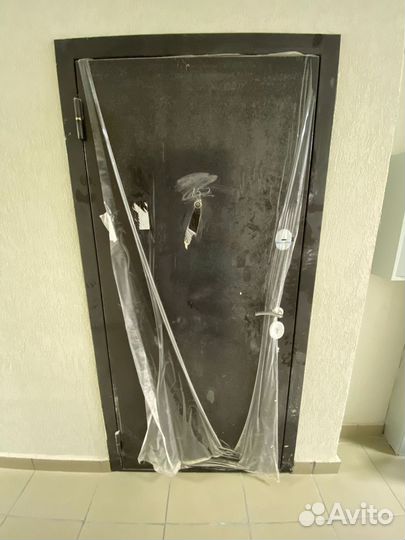 Дверь входная металлическая новая