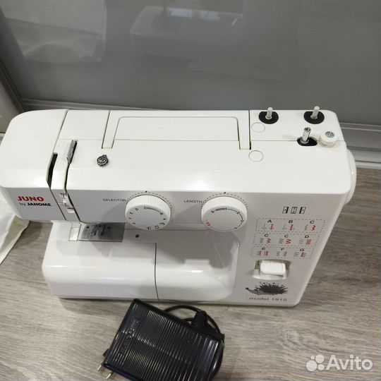 Швейная машина janome juno 1915
