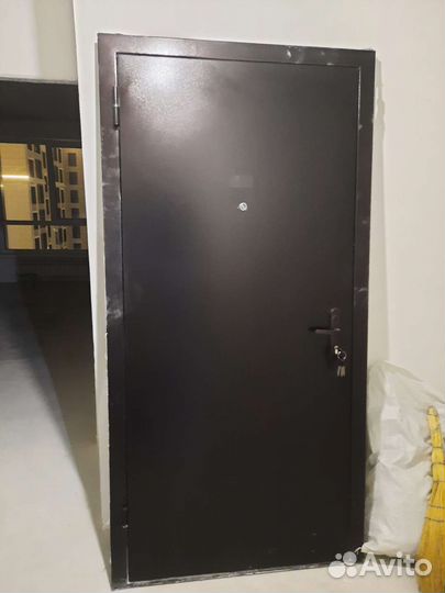 Дверь входная металлическая