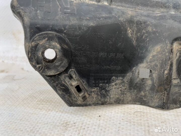 Кронштейн бампера передний правый Kia Soul