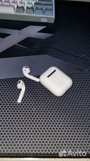 Беспроводные наушники apple airpods 1