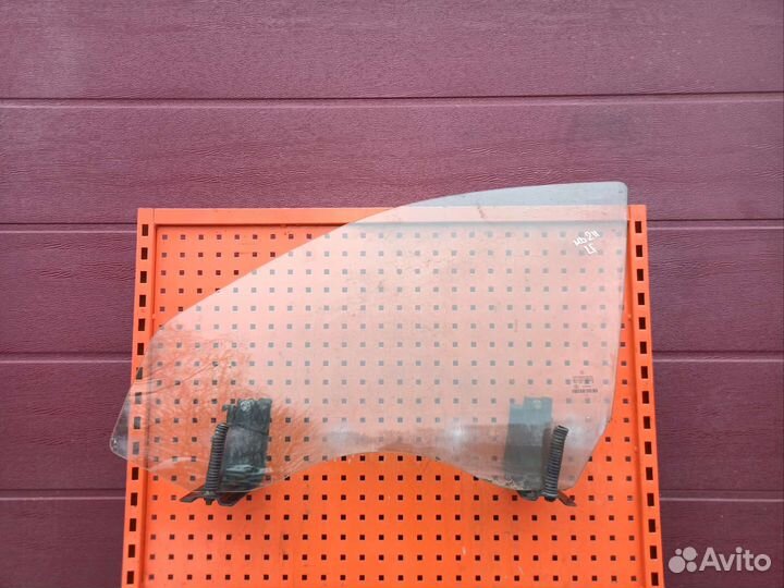 Стекло Mercedes Benz 211