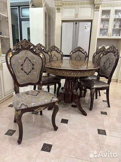 Комплект стол и стулья. Оплата при получении