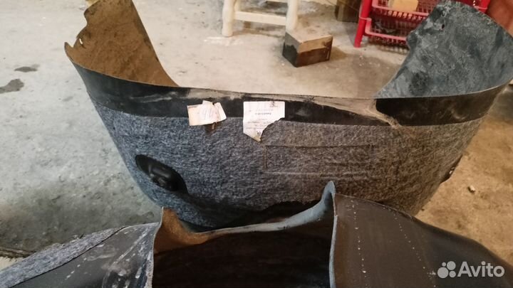 Продам передние подкрылки