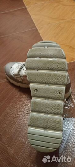 Кроссовки для девочки 35