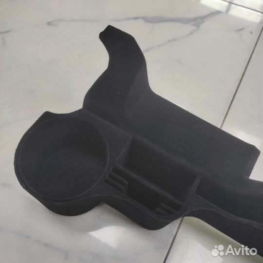 Чашка на сиденье Toyota Land Cruiser 200 2016