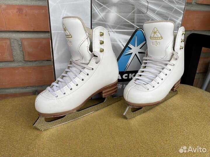 Фигурные коньки jackson 12 С