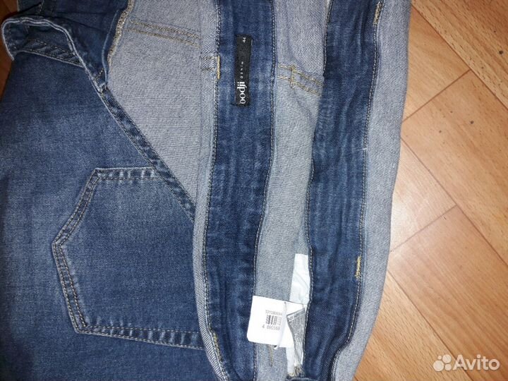 Джинсовый полукомбинезон разм.50