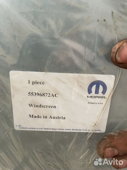 Стекло Jeep grand cherokee