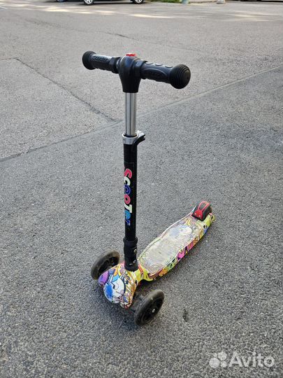 Детский трёхколёсный самокат