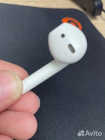Наушник AirPods правый