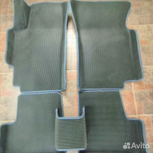 3D автомобильные коврики с бортами