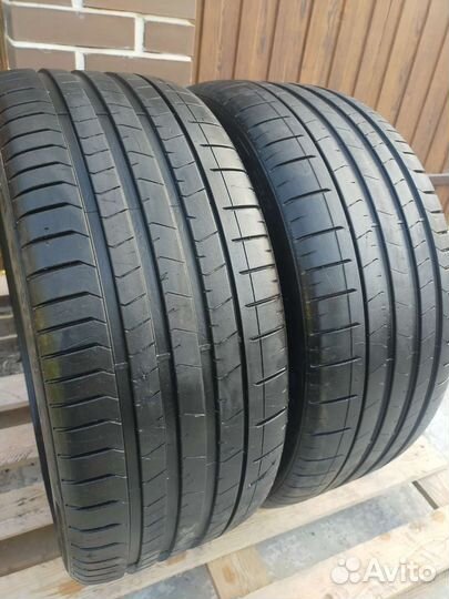 Pirelli P Zero PZ4 285/40 R22 110Y