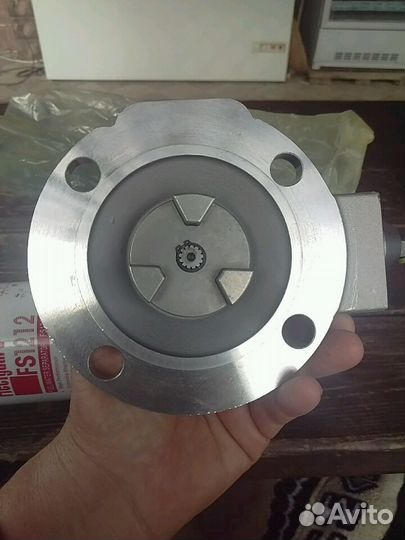 Топливный насос cummins M11 N14 3417677. 4954876