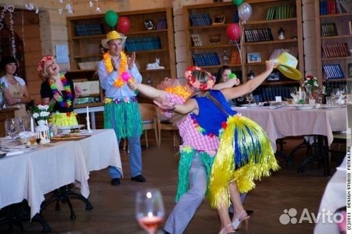 Ведущий - тамада (вокал) и ди-джей