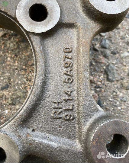 Задний кулак Lincoln navigator 14-17