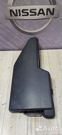 Крышка блока предохранителей Nissan teana J32