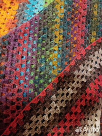 Ажурная шаль ручной работы