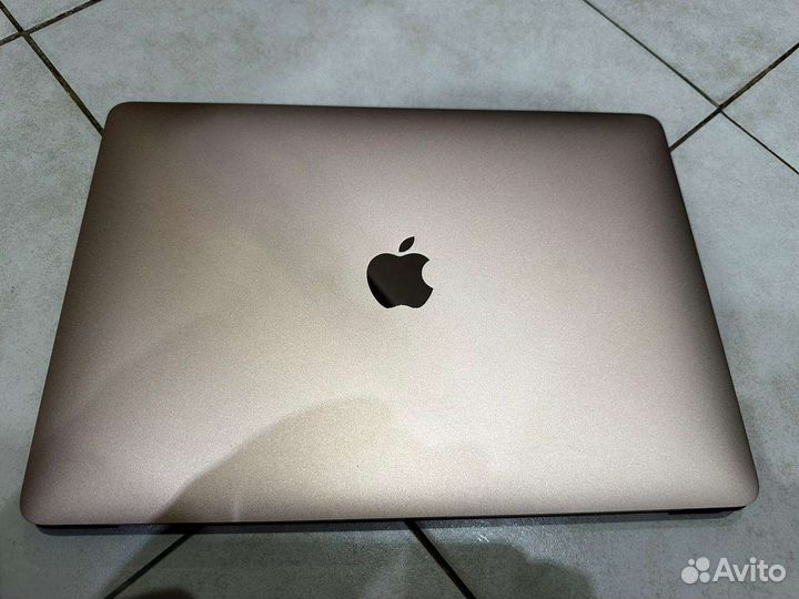 Apple MacBook air 13 2020 8gb 256 ssd