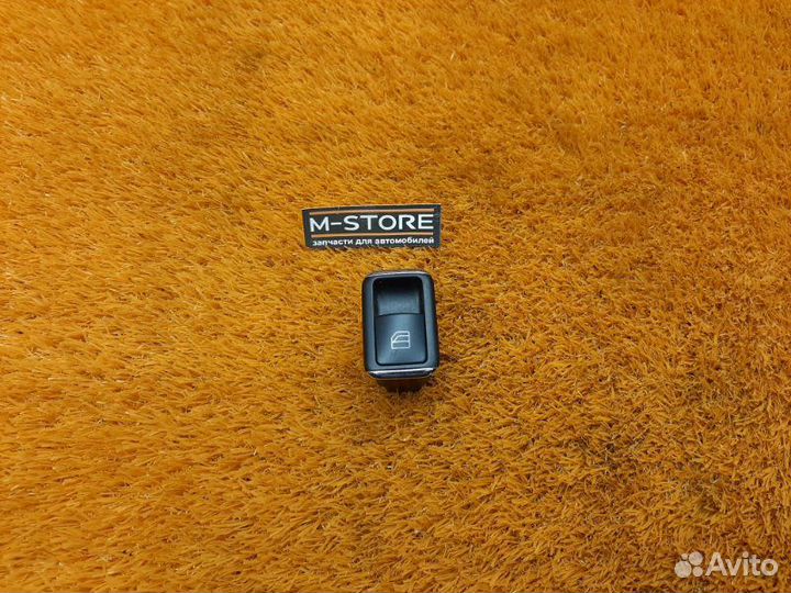 Кнопка стеклоподъемника задняя правая