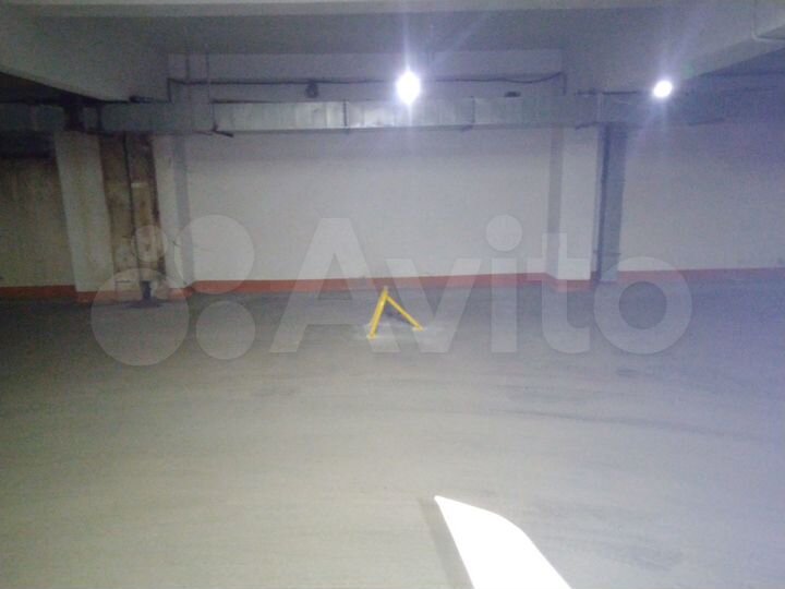 Машиноместо, 14 м²