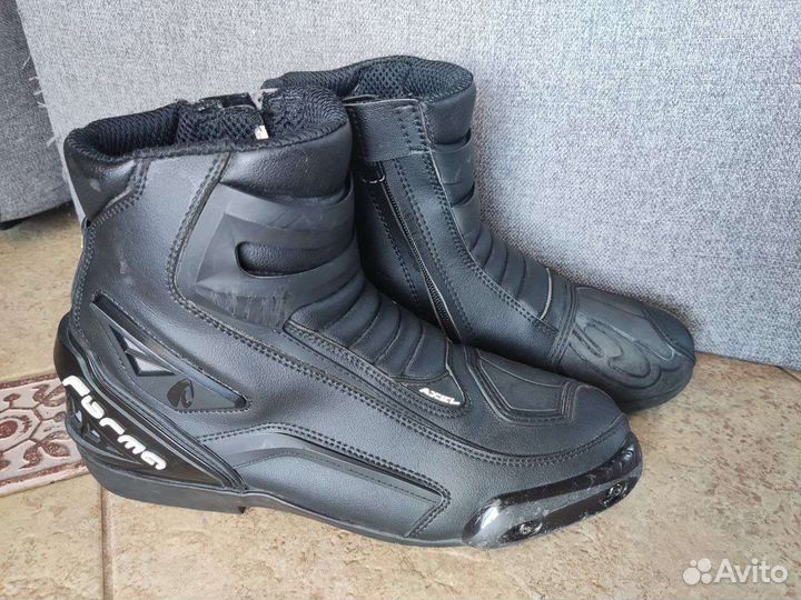 Forma axel мотоботы