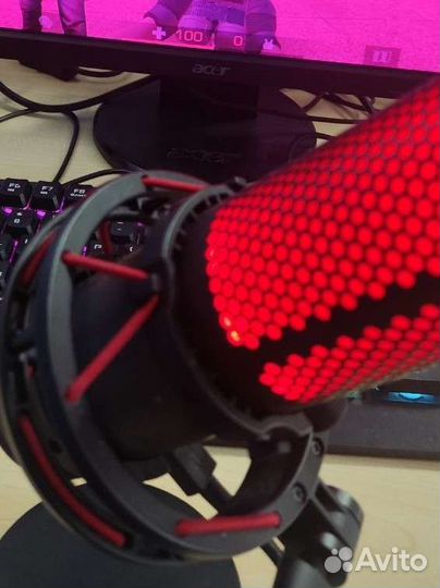 Микрофон для стримов HyperX Quadcast