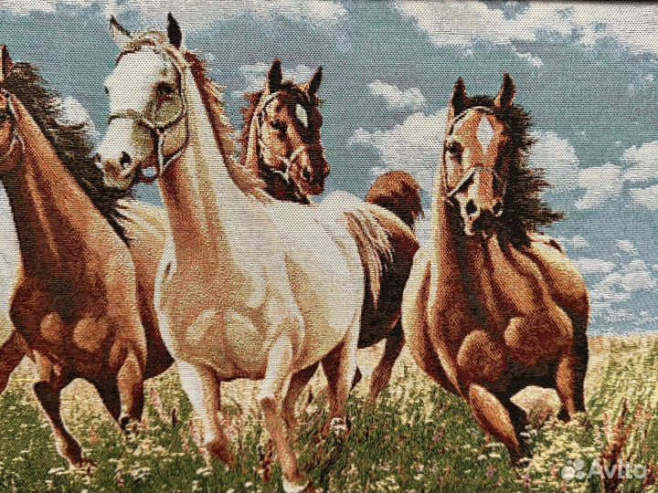 Картина гобелен в раме лошади