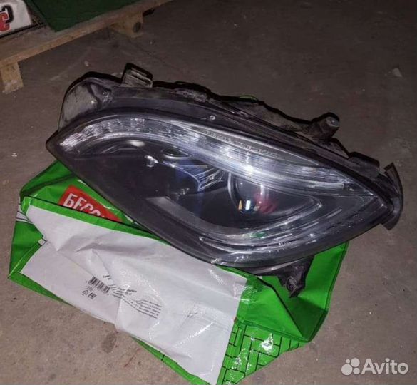 Передняя фара на mercedes ML