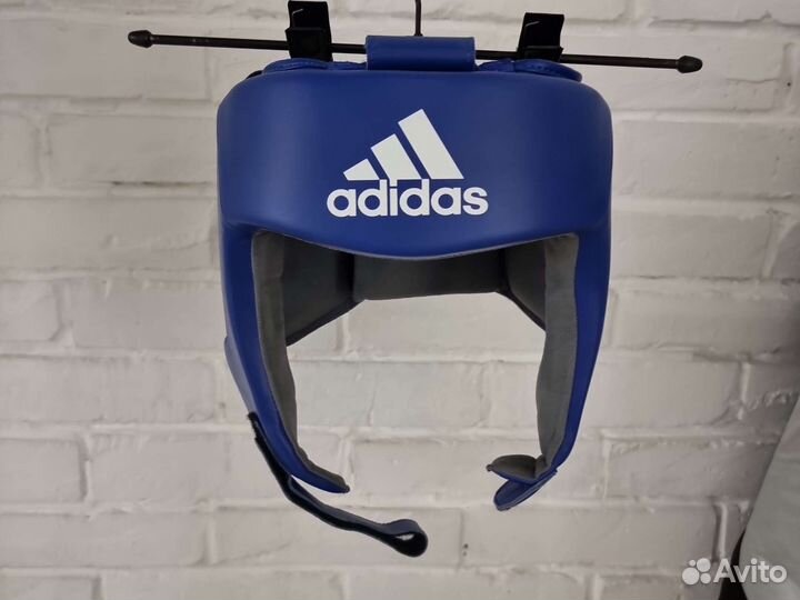 Боксерский шлем adidas aiba