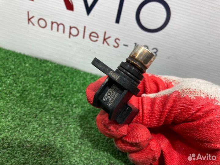 Датчик положения распредвала Volkswagen Touareg 7L