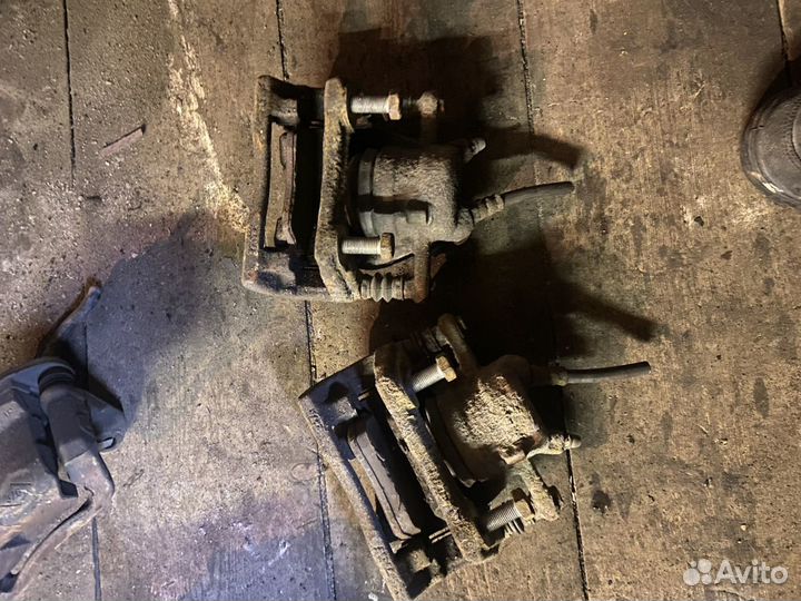 Суппорта передние LADA Largus