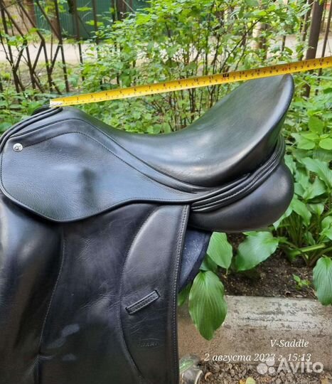 Седло выездка Bynamic B7 17,5