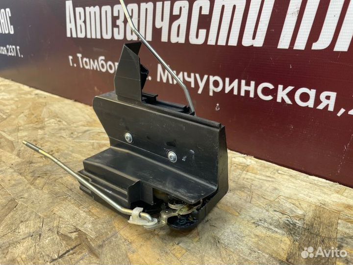 Замок двери задний правый Renault Sandero Stepway