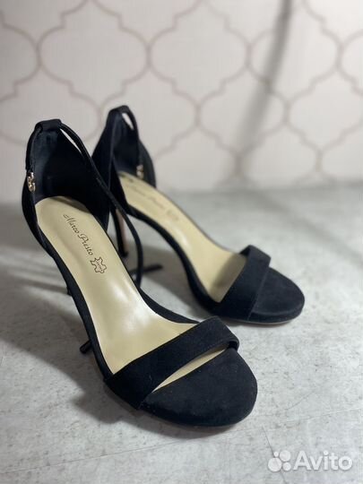 Босоножки женские