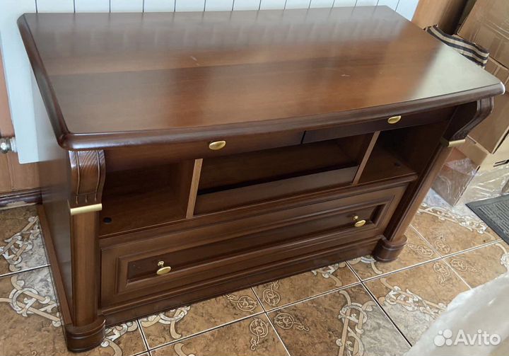 Тумба под телевизор