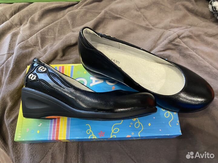 Новые кожаные туфли для школы 34