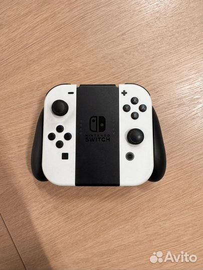 Nintendo Switch oled + Super Mario Bros. U Deluxe