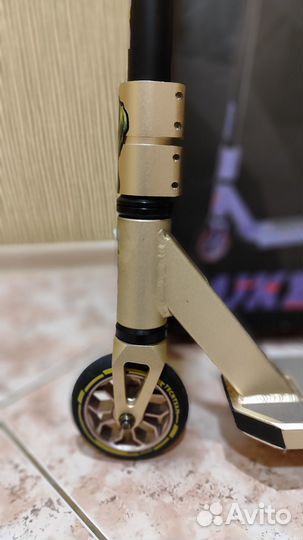 Трюковой самокат tech team duker303